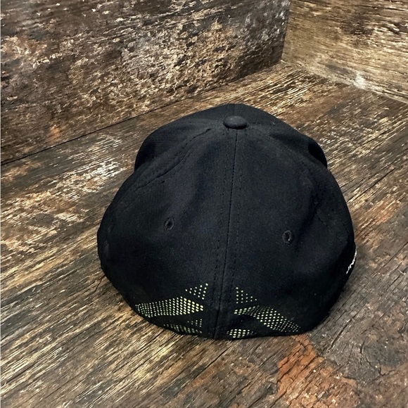 Under Armour Black Hat with Neon Yellow Logo - Picture 5 of 7